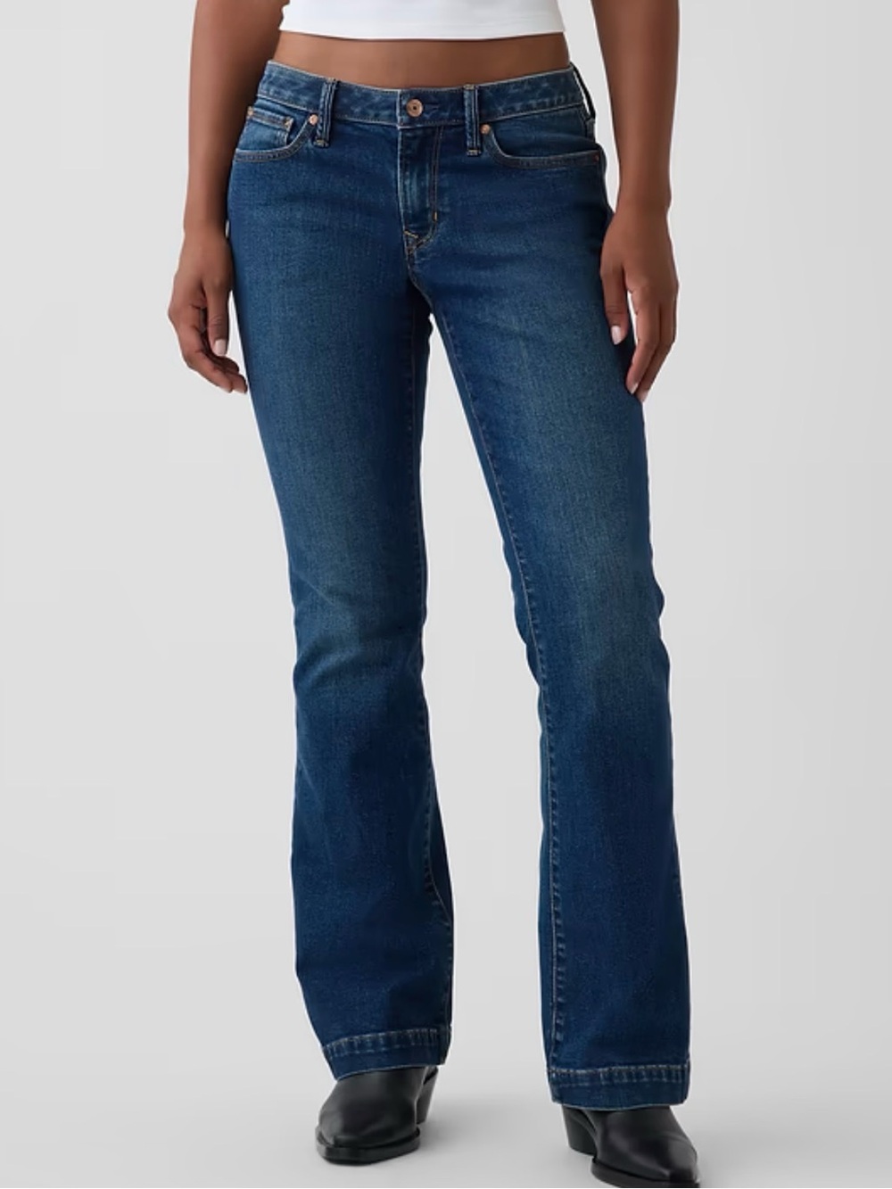 CURVY Women’s Gap Long & Lean Low Rise Bootcut Jeans, 31R